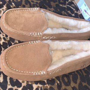 UGG ANSLEY SLIPPERS chestnut NWOB SIZE 6